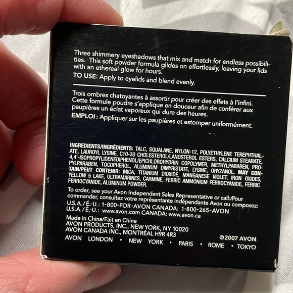 Avon heavenly soft eye shadow - Picture 2 of 5